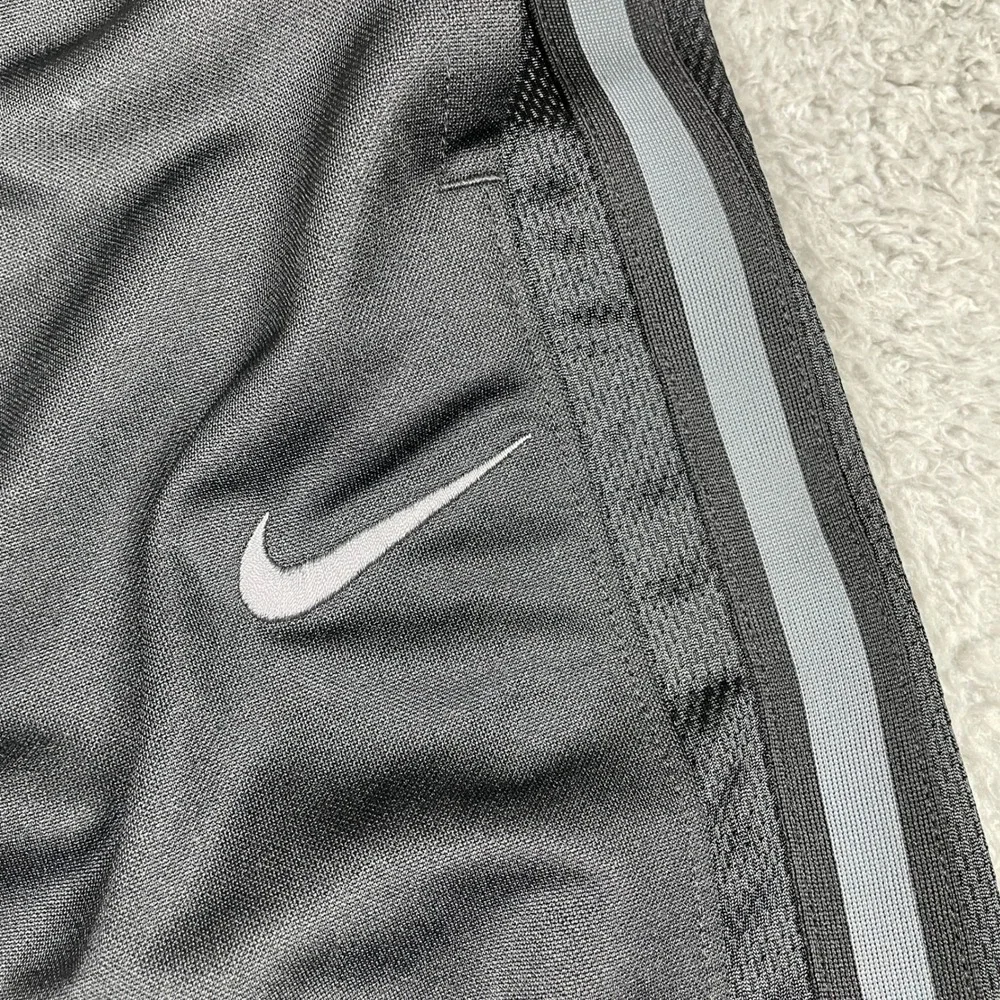 Nike Training Track Pants Mens Medium‎ Black Gray Striped 480238-010 Athletic